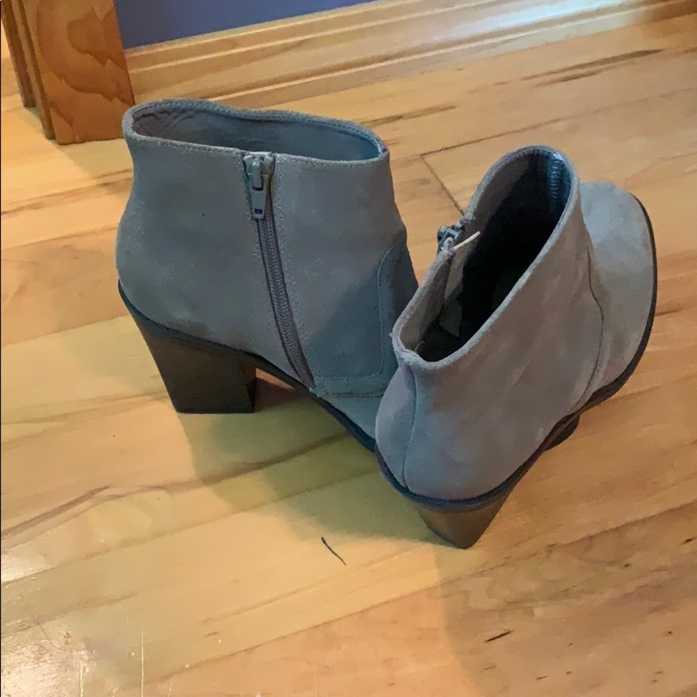 Grey boots
